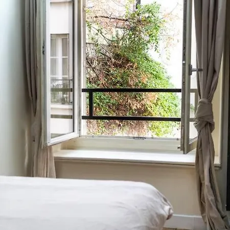 Grand Place Des Vosges, Marais/bastille